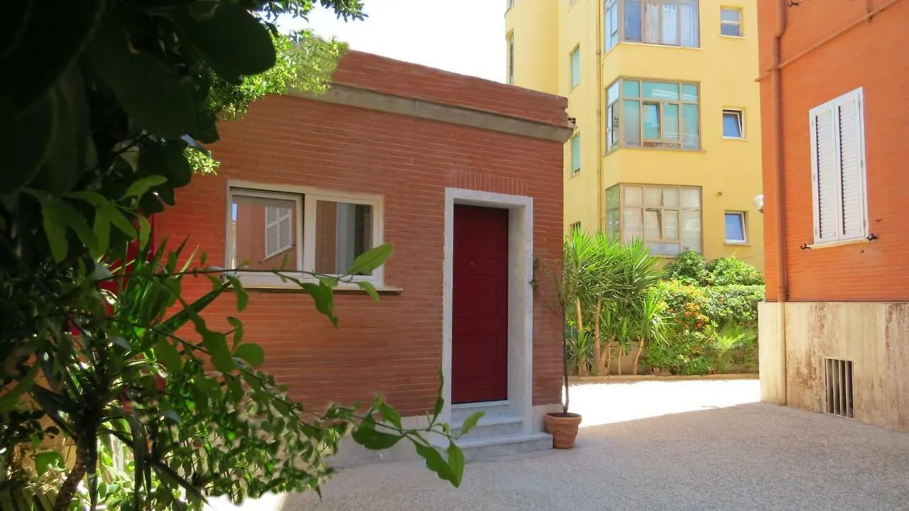 The Red Box Roma On The Beach Villa